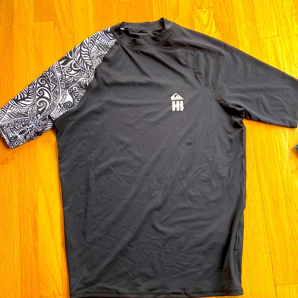 Quicksilver Rash Guard Shirt NWOT